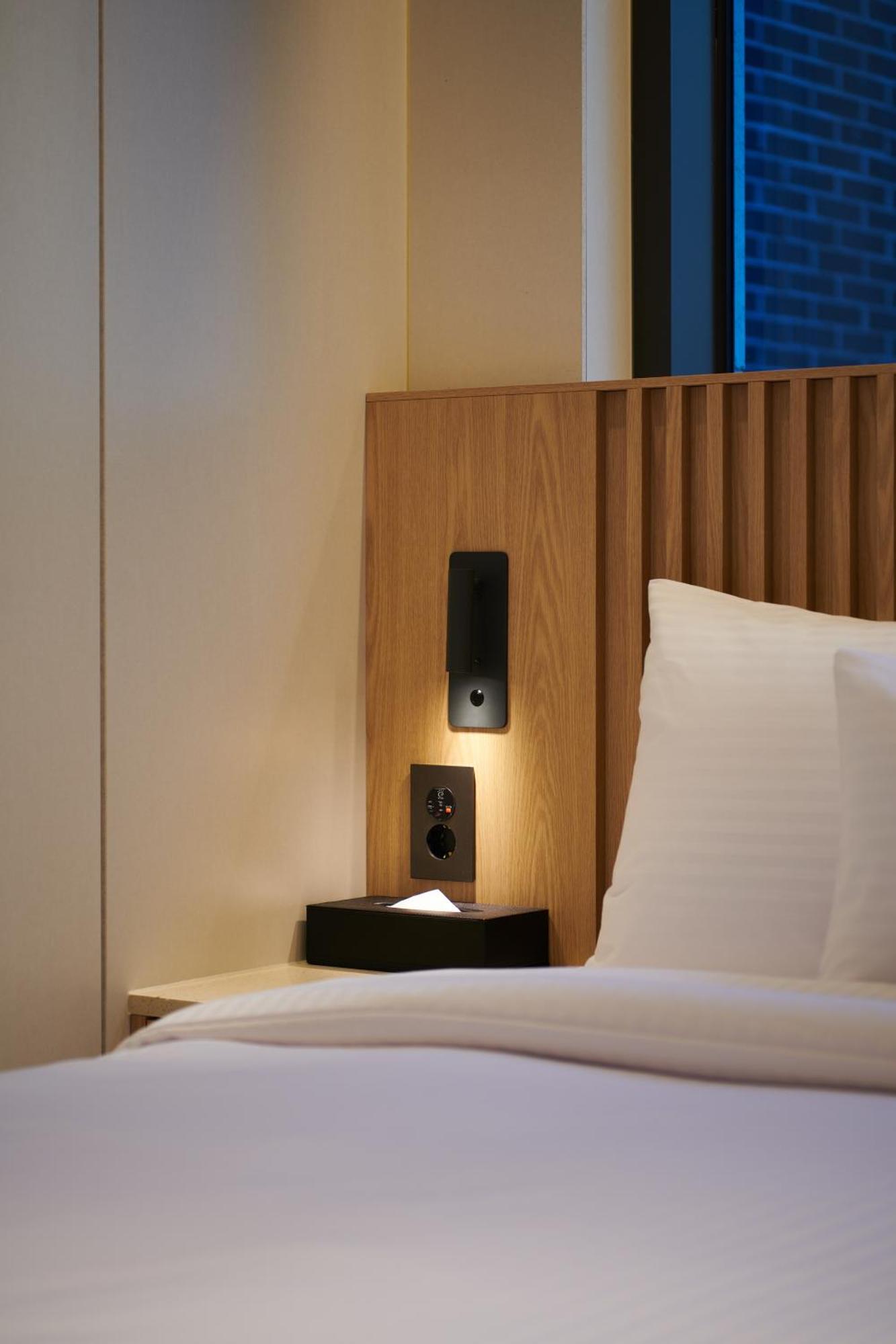 N285hotel Hotel