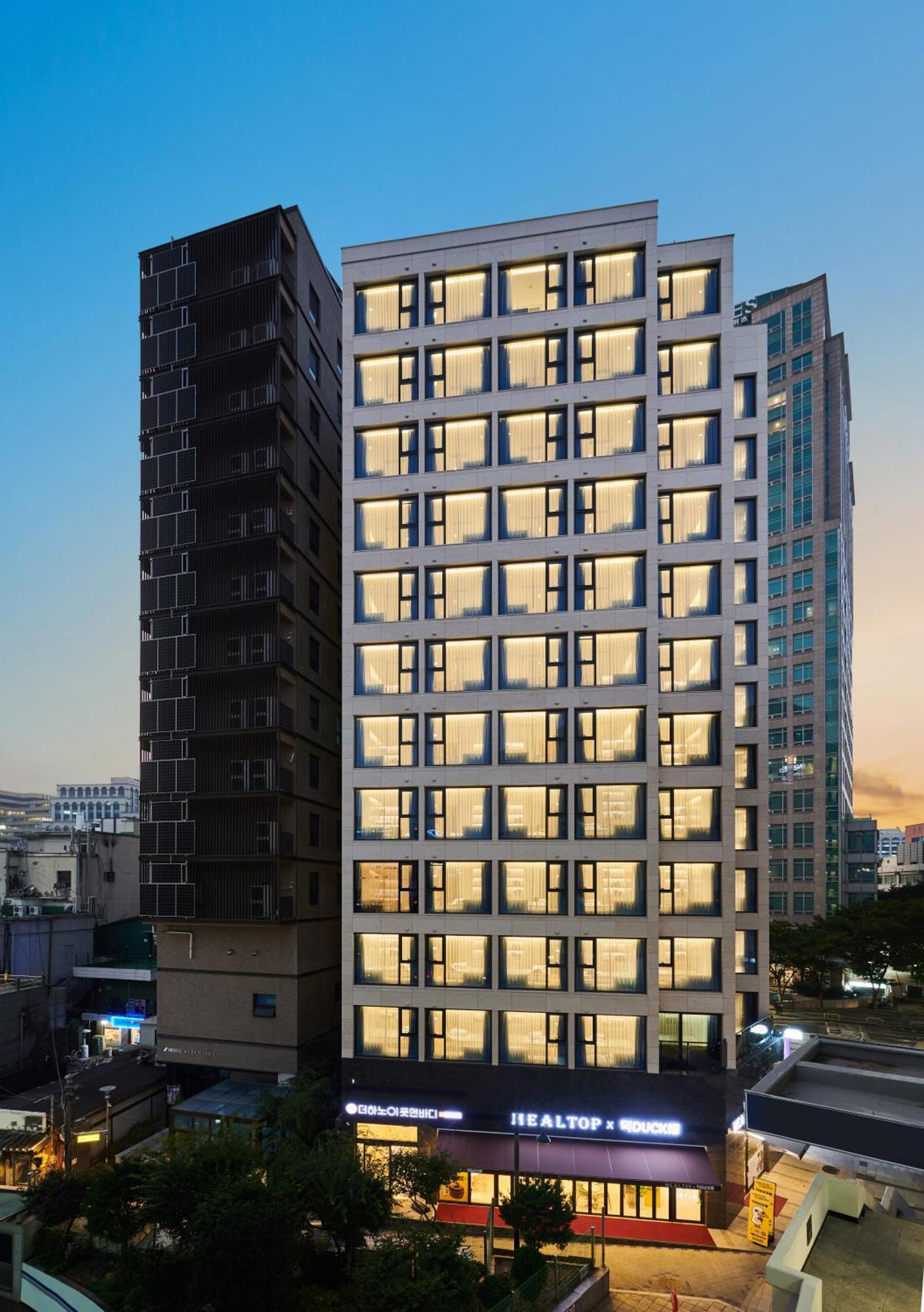 N285hotel Hotel