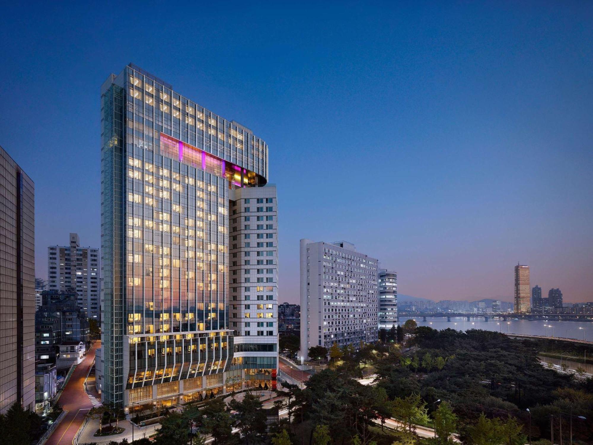 Naru Mgallery Ambassador Hotel