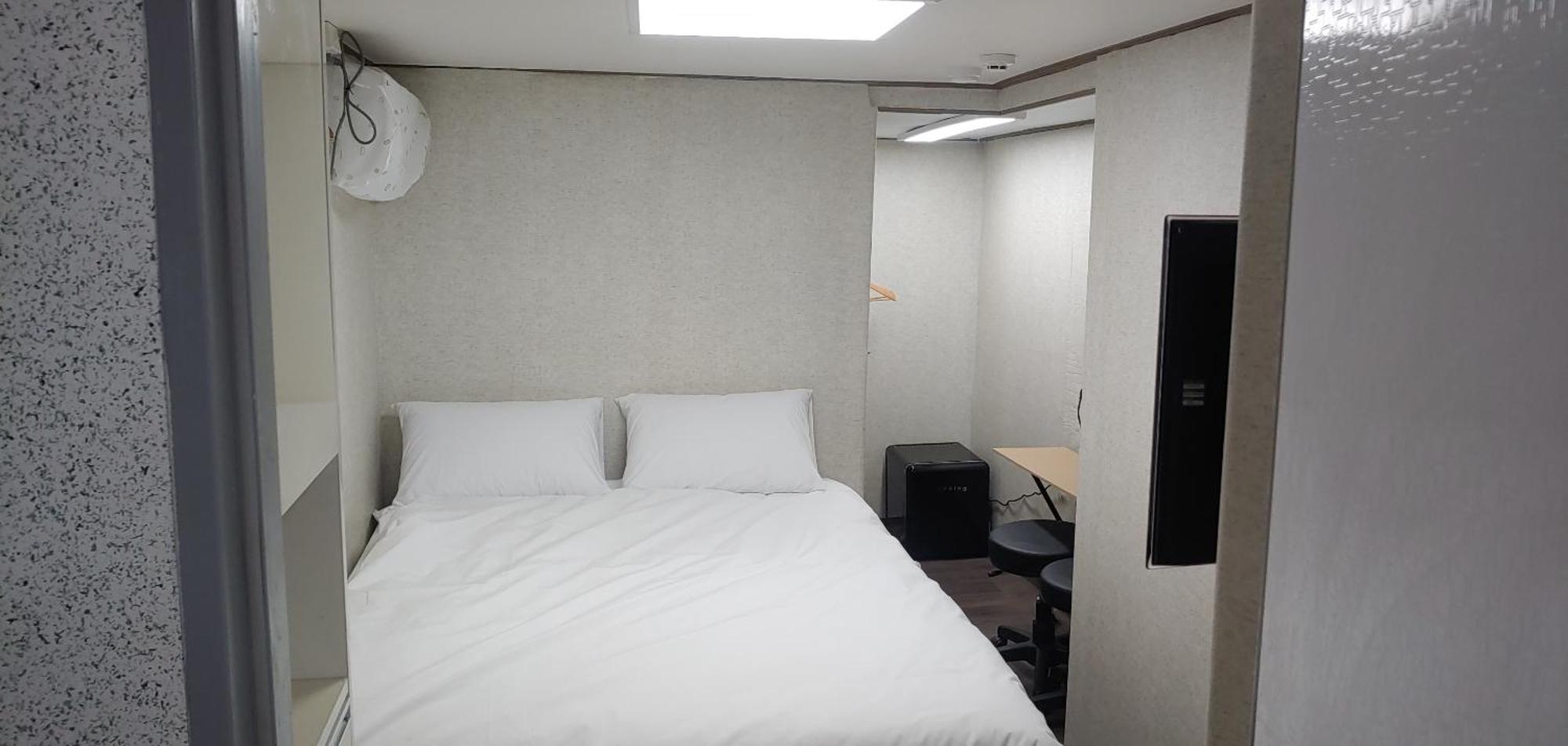 Stayin Myeongdong - Foreigners Only Guest house
