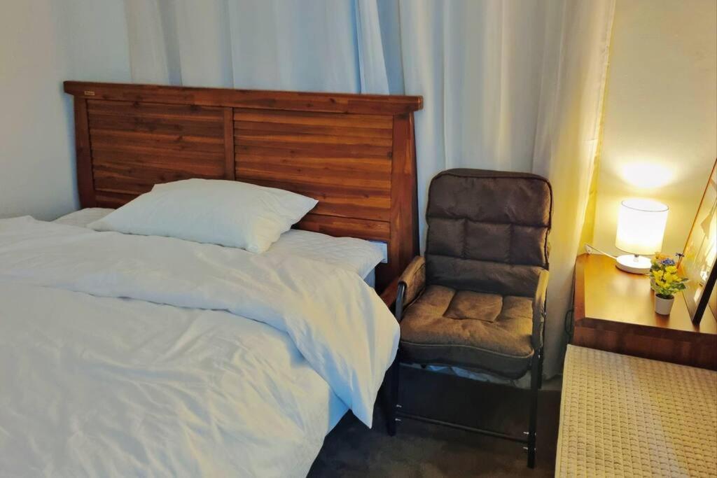 Seoul, 3 Rooms, Gimpo Airport, Free Parking, 1 Pm Check-out, Super Close To The Station, 10 People, Warm Accommodation, 4 Beds, Hongdae, Jongno, Myeongdong