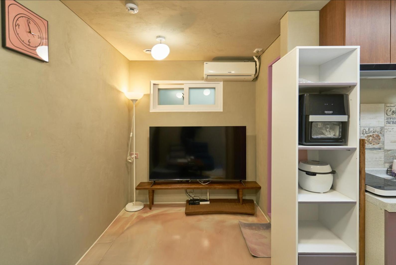 150m From Myeongdong Station, Private Use, Style Interior, Free Korean Ramen Apartment *