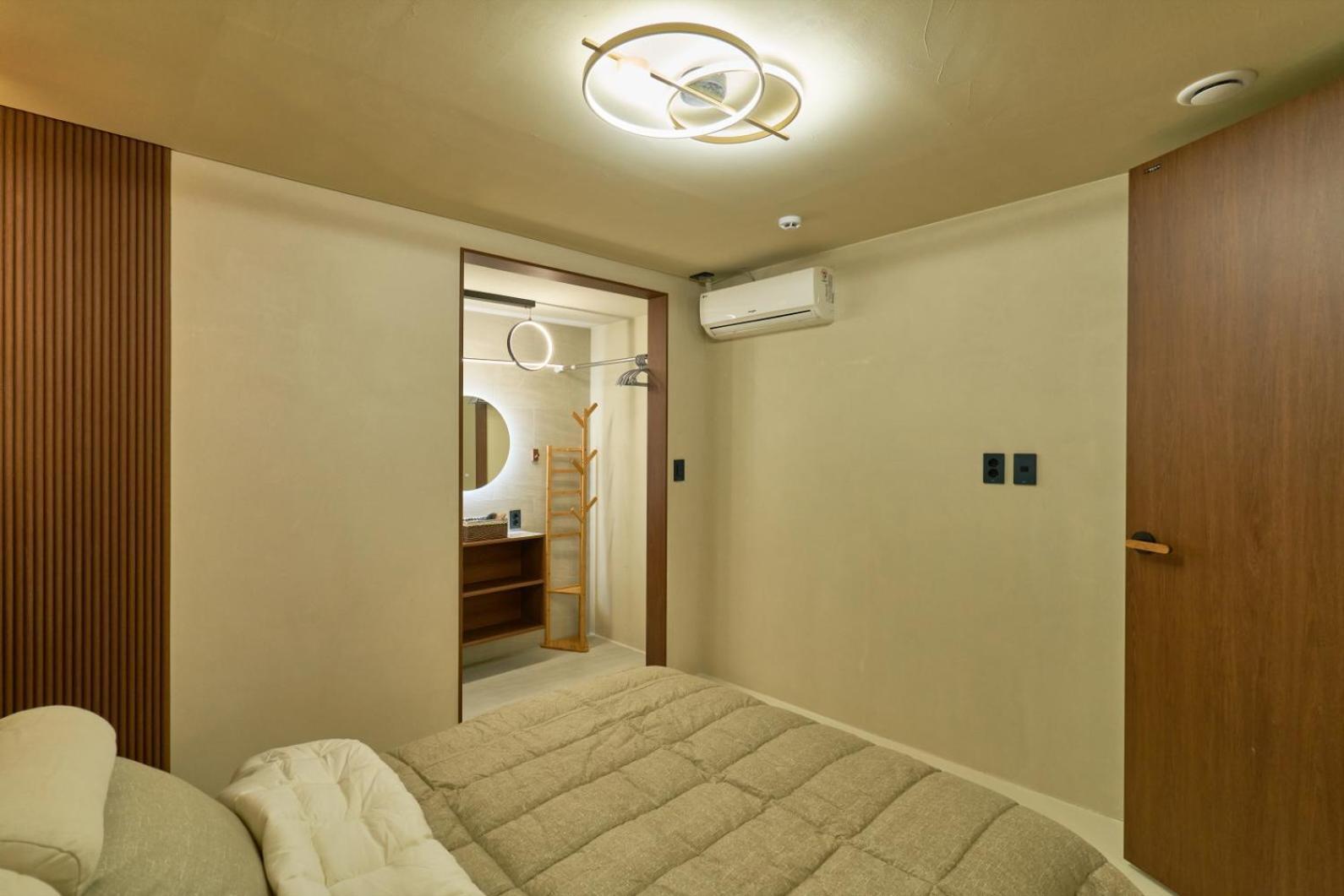 Apartment 150m From Myeongdong Station, Private Use, Style Interior, Free Korean Ramen