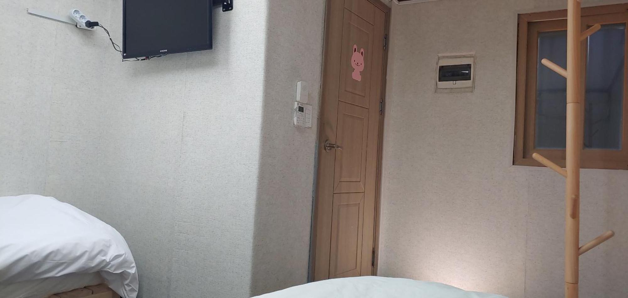 Stayin Myeongdong - Foreigners Only * Seoul