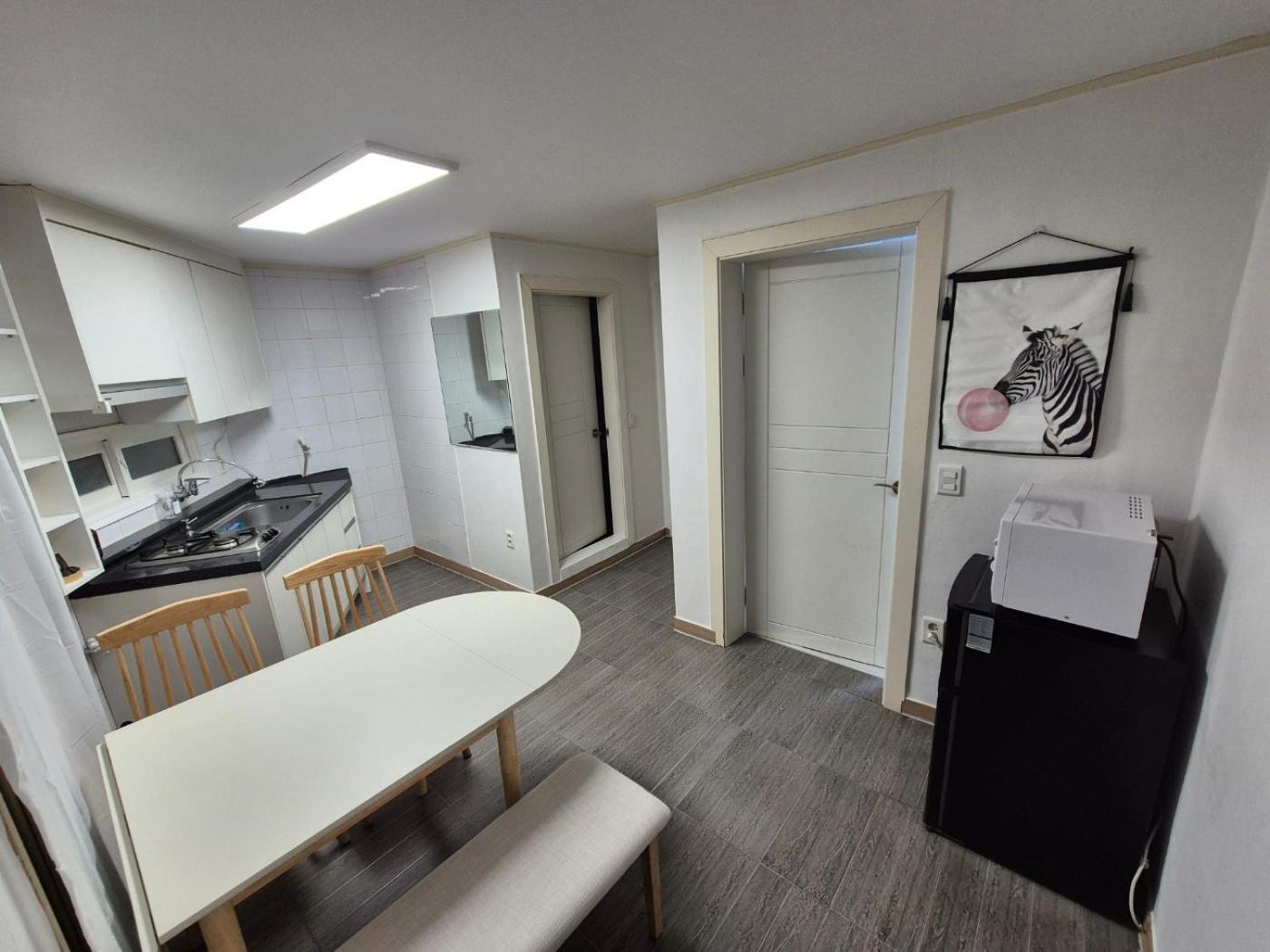 Villa Cheongdam Zibra House
