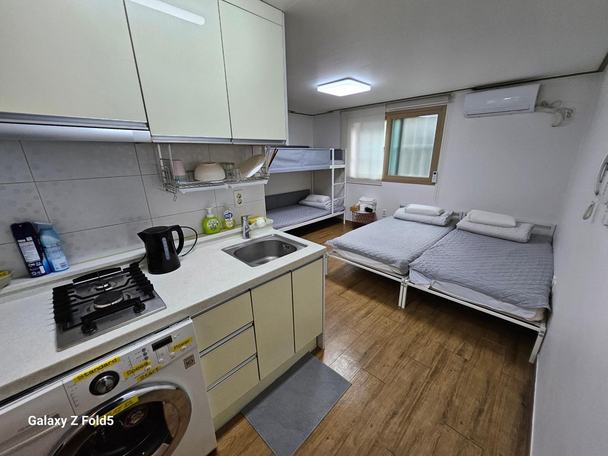 Y's House