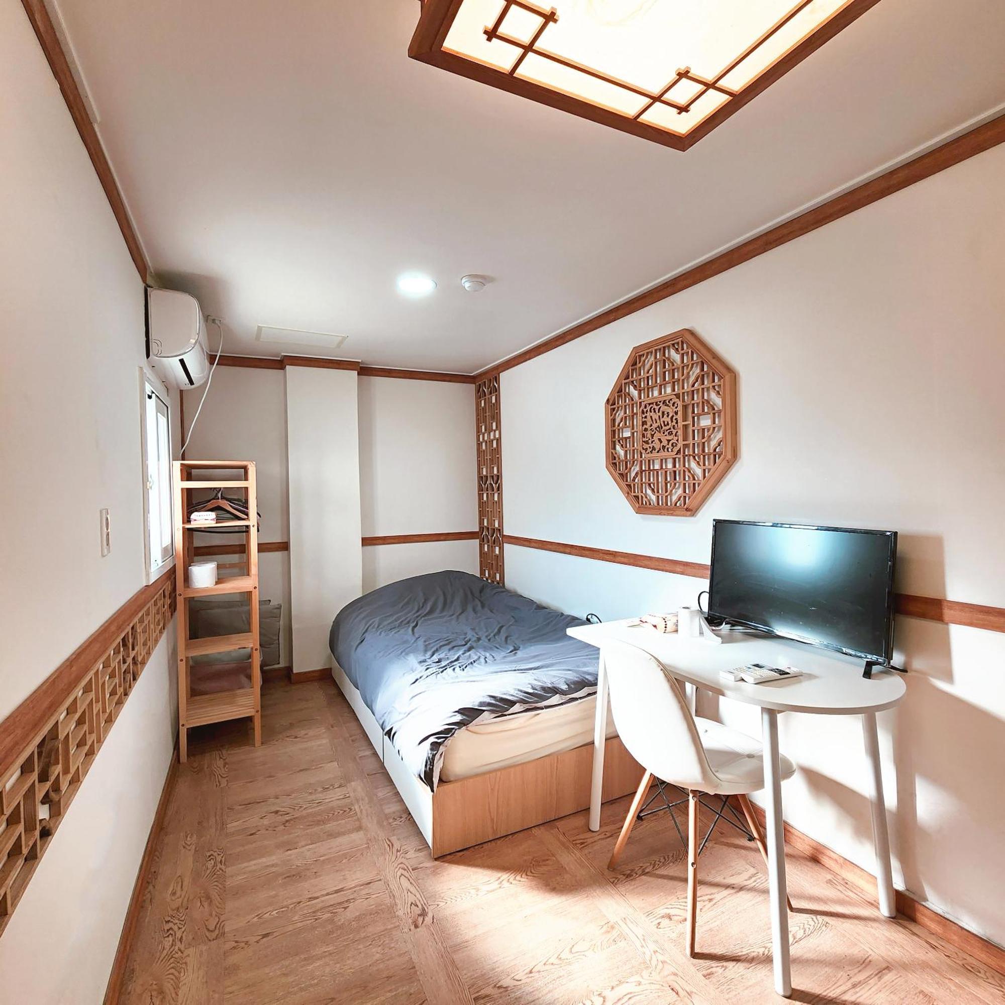 Huesik Guest house *