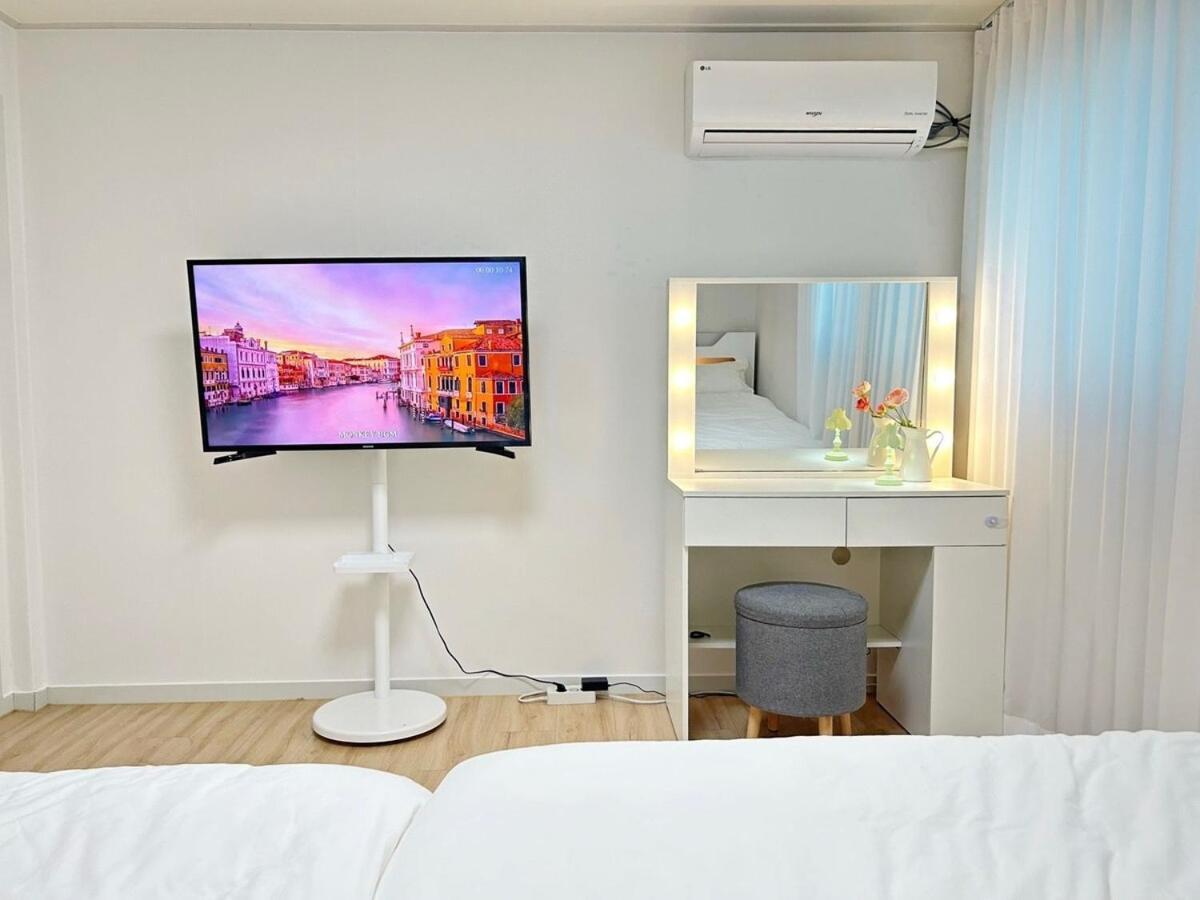 Topstay Vila *