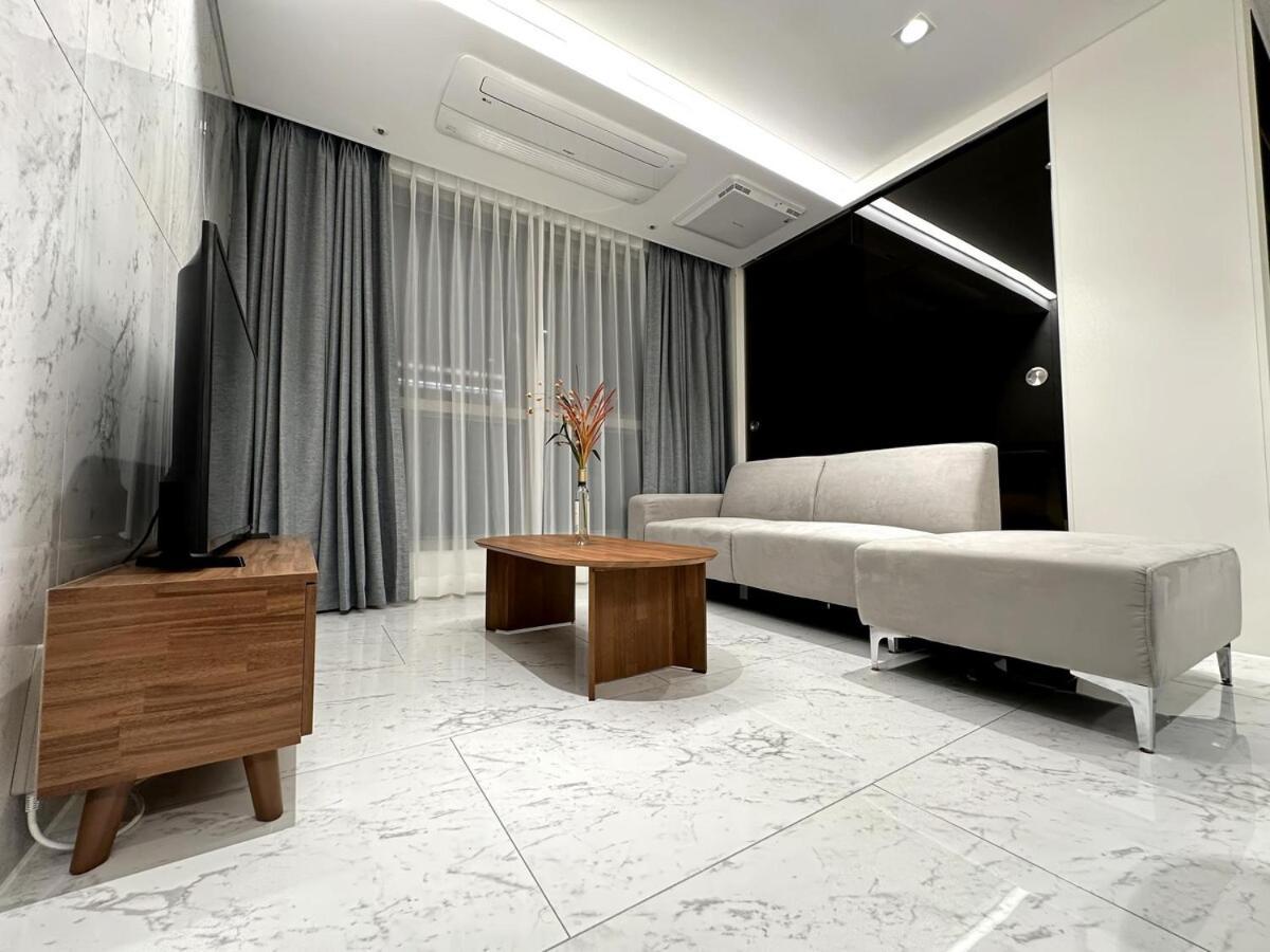 Gangnam Seocho New High-end Family Two Apartment *