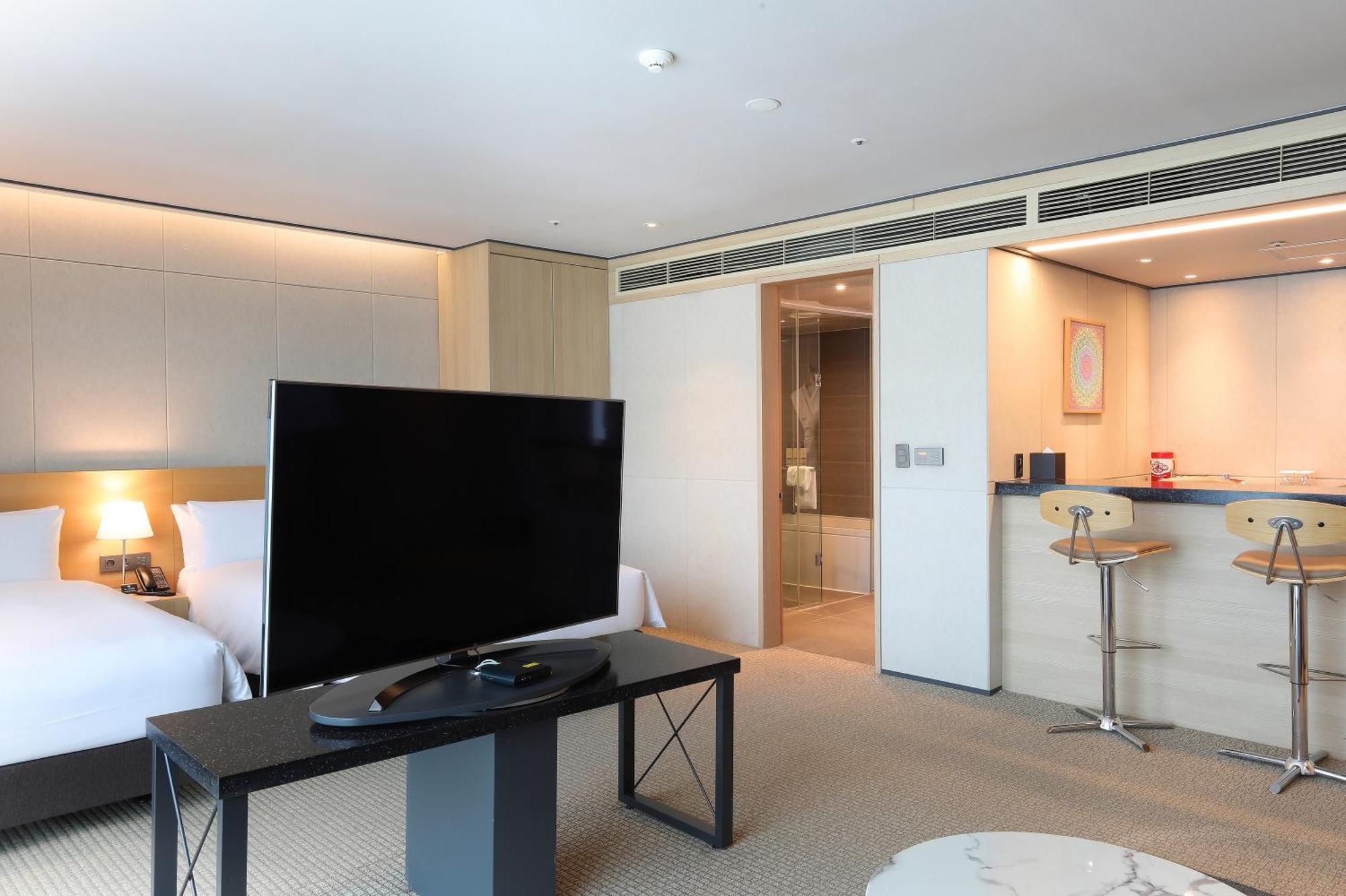 Hotel Orakai Cheonggyesan Hotel, Bw Premier Collection 4*