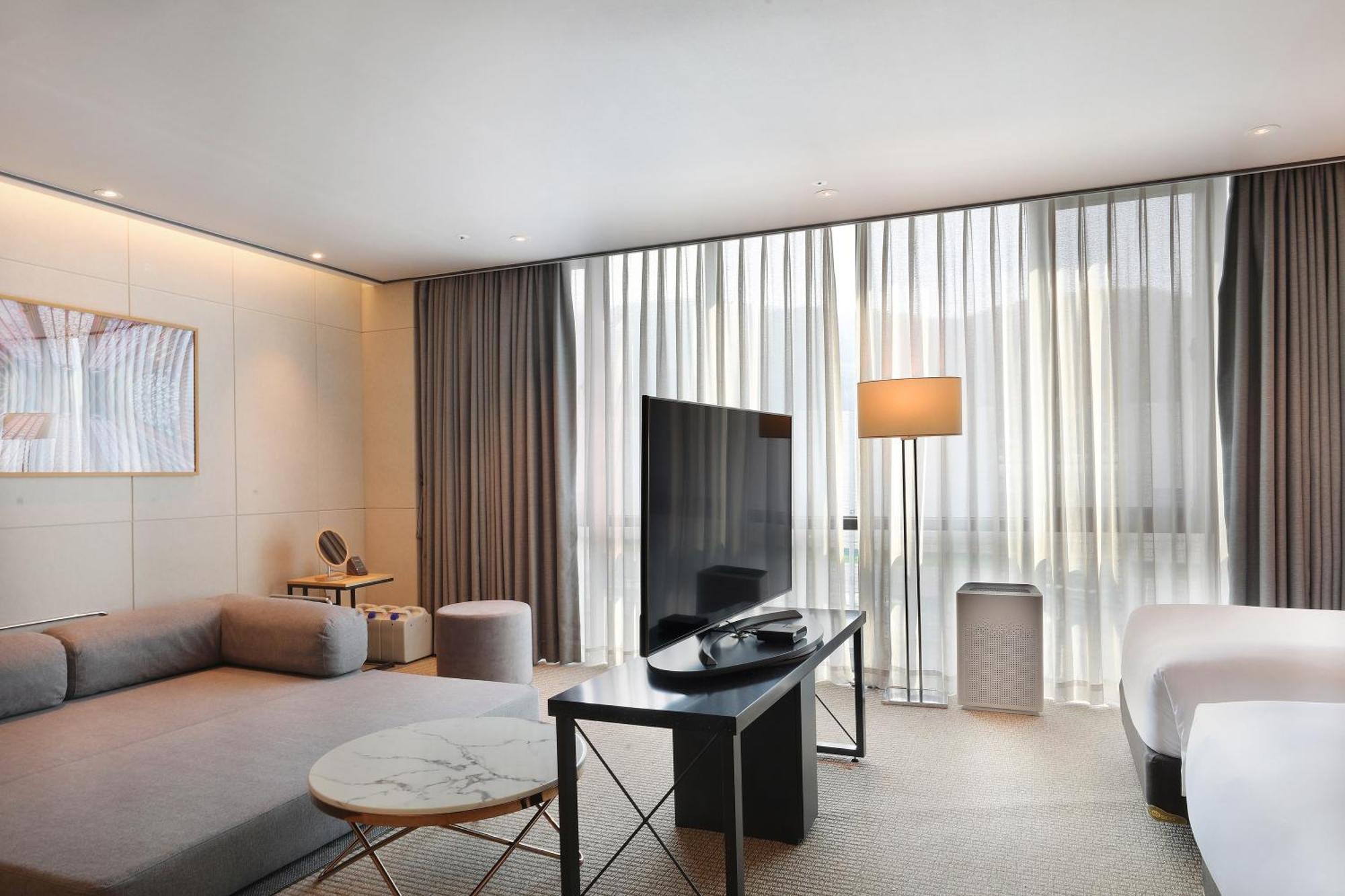 Orakai Cheonggyesan Hotel, Bw Premier Collection Hotel Seoul