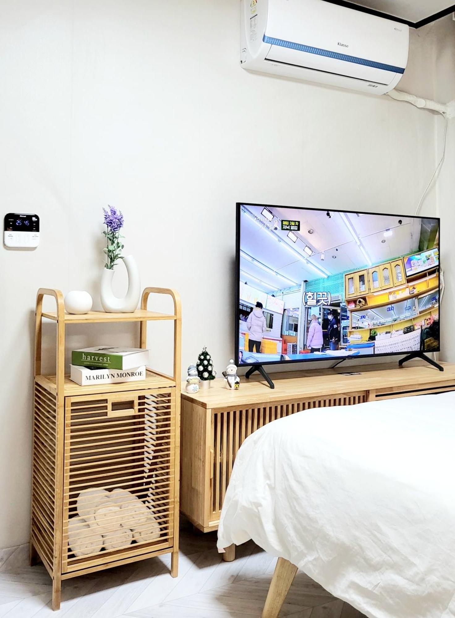 Moon House In #quiet #airport Transport Nearby#1 Min To Line2 Nakseongdae Subway Apartamento *