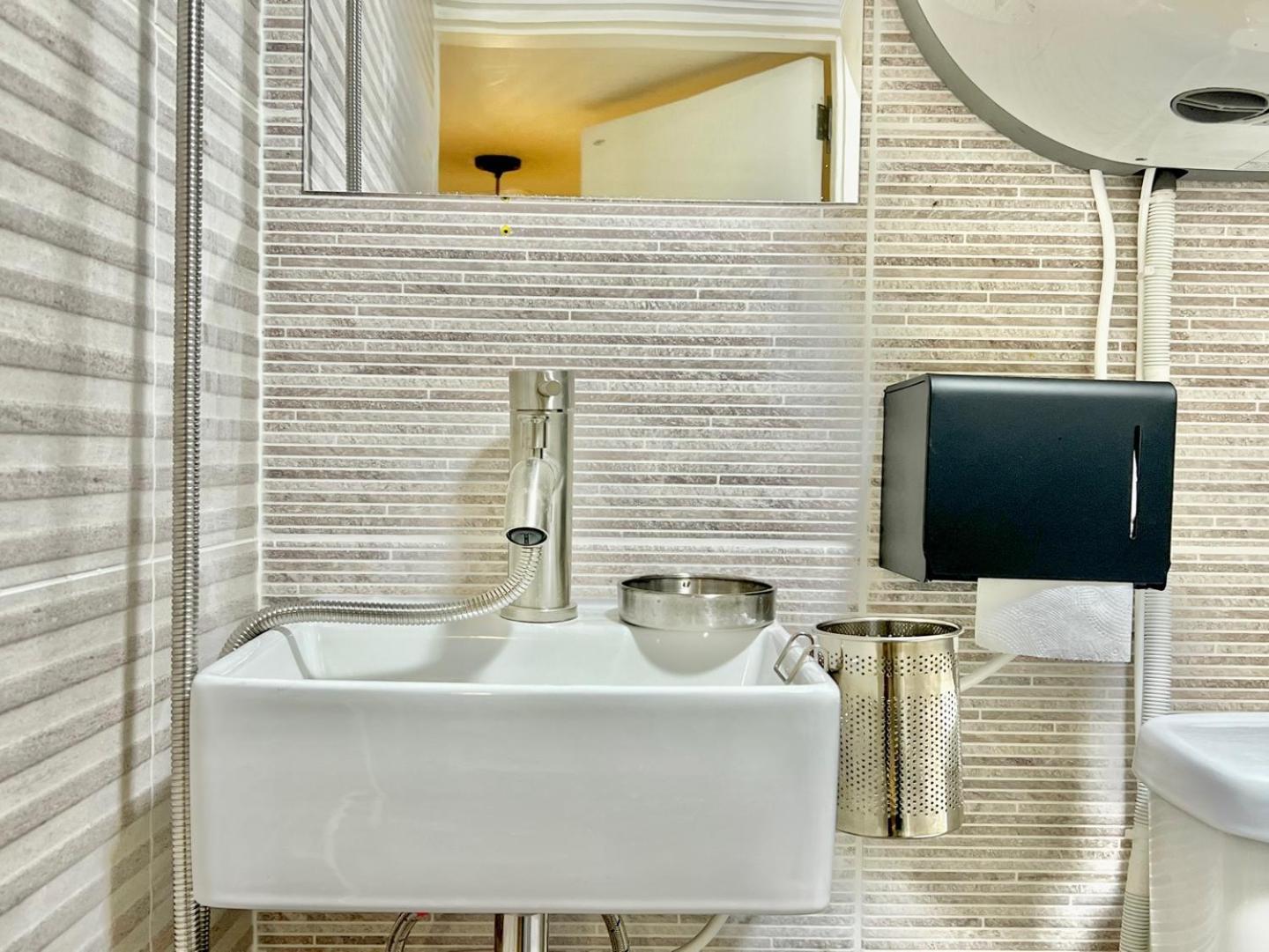 Villa Hyehwa Station 10 Minutes Walk 3 2 Bathrooms 6 People *