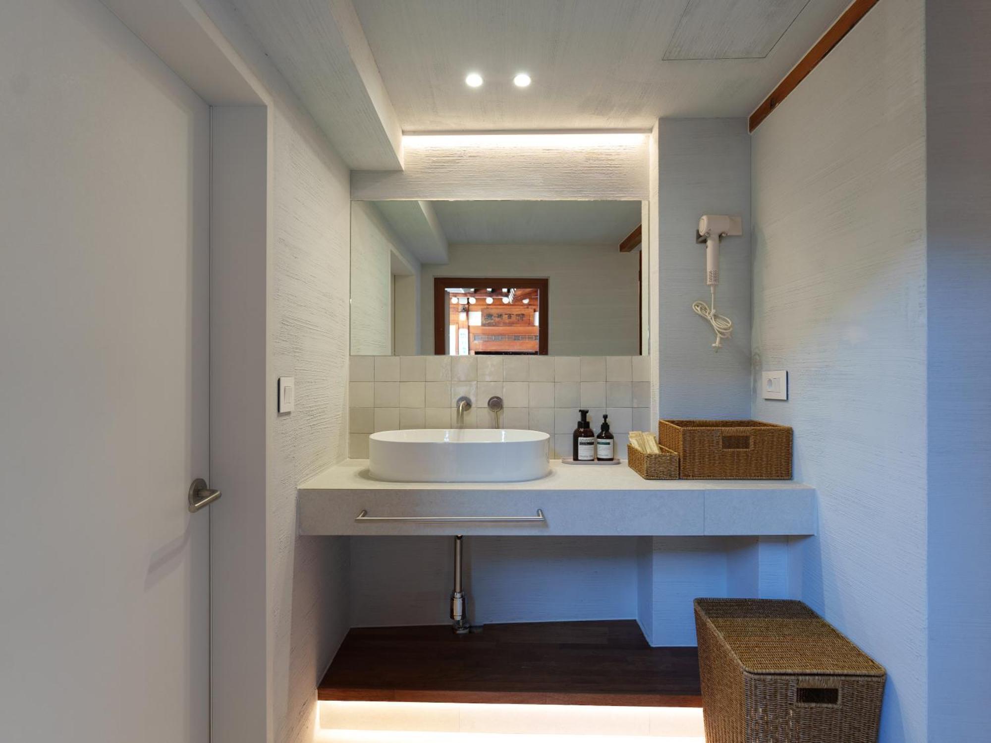 Apartment Bukchon Hanok - 'yul Jae' The Access Code Is Sent By Message