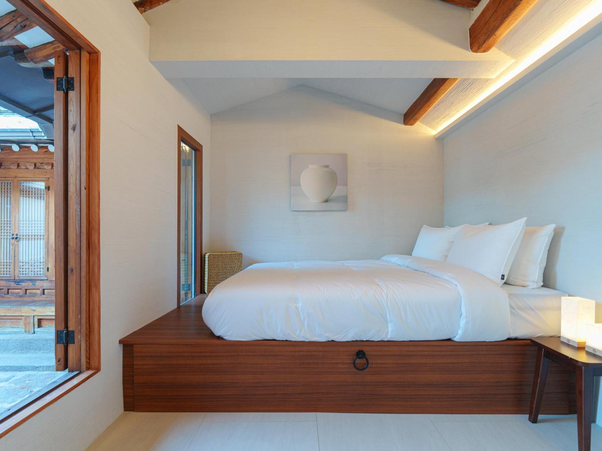 Apartment Bukchon Hanok - 'yul Jae' The Access Code Is Sent By Message *
