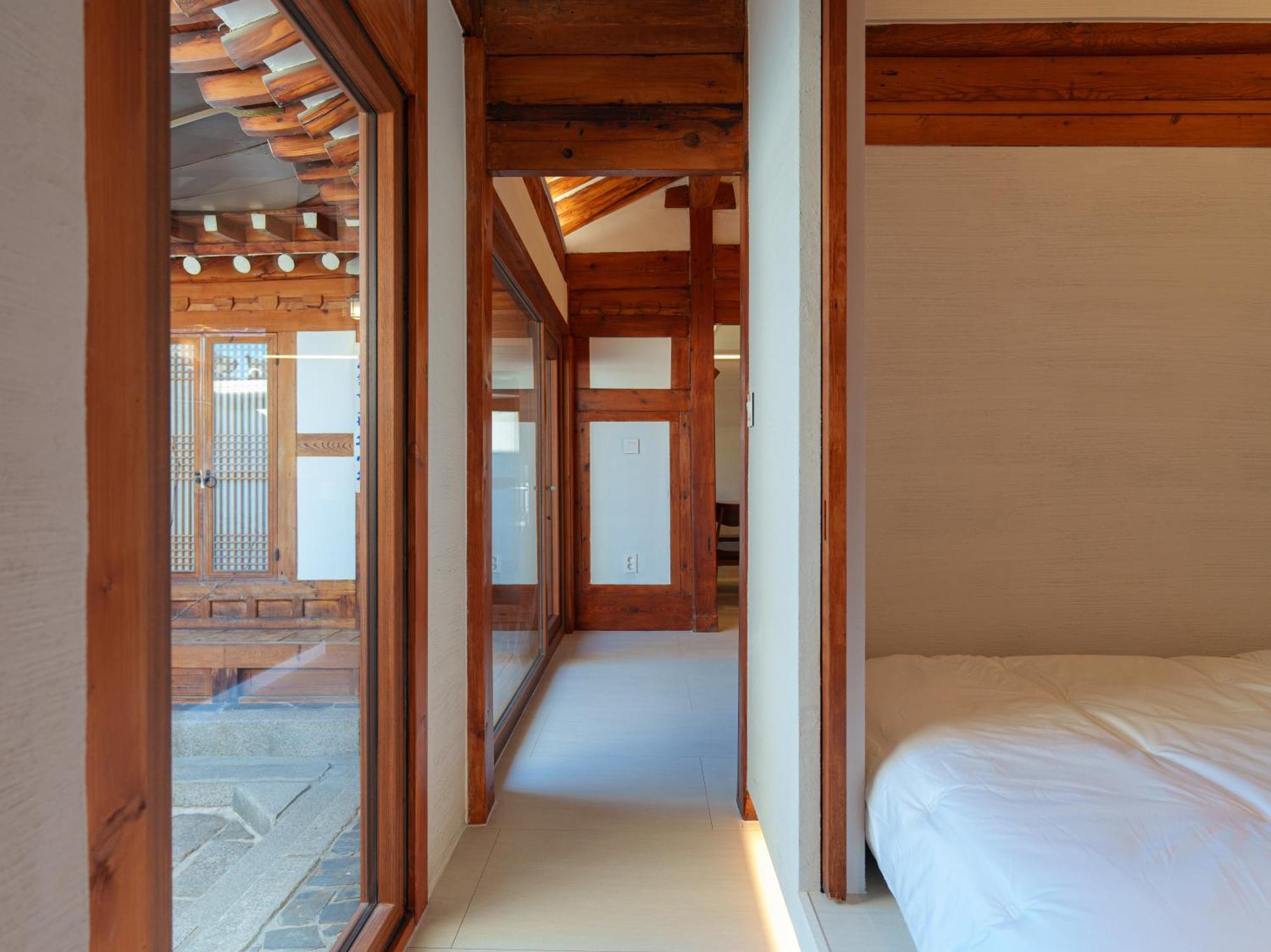 Bukchon Hanok - 'yul Jae' The Access Code Is Sent By Message * Seoul