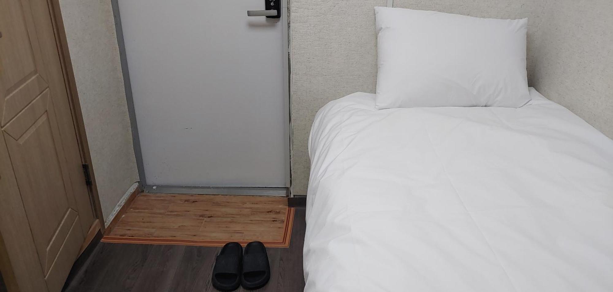 Stayin Myeongdong - Foreigners Only Guest house Seoul