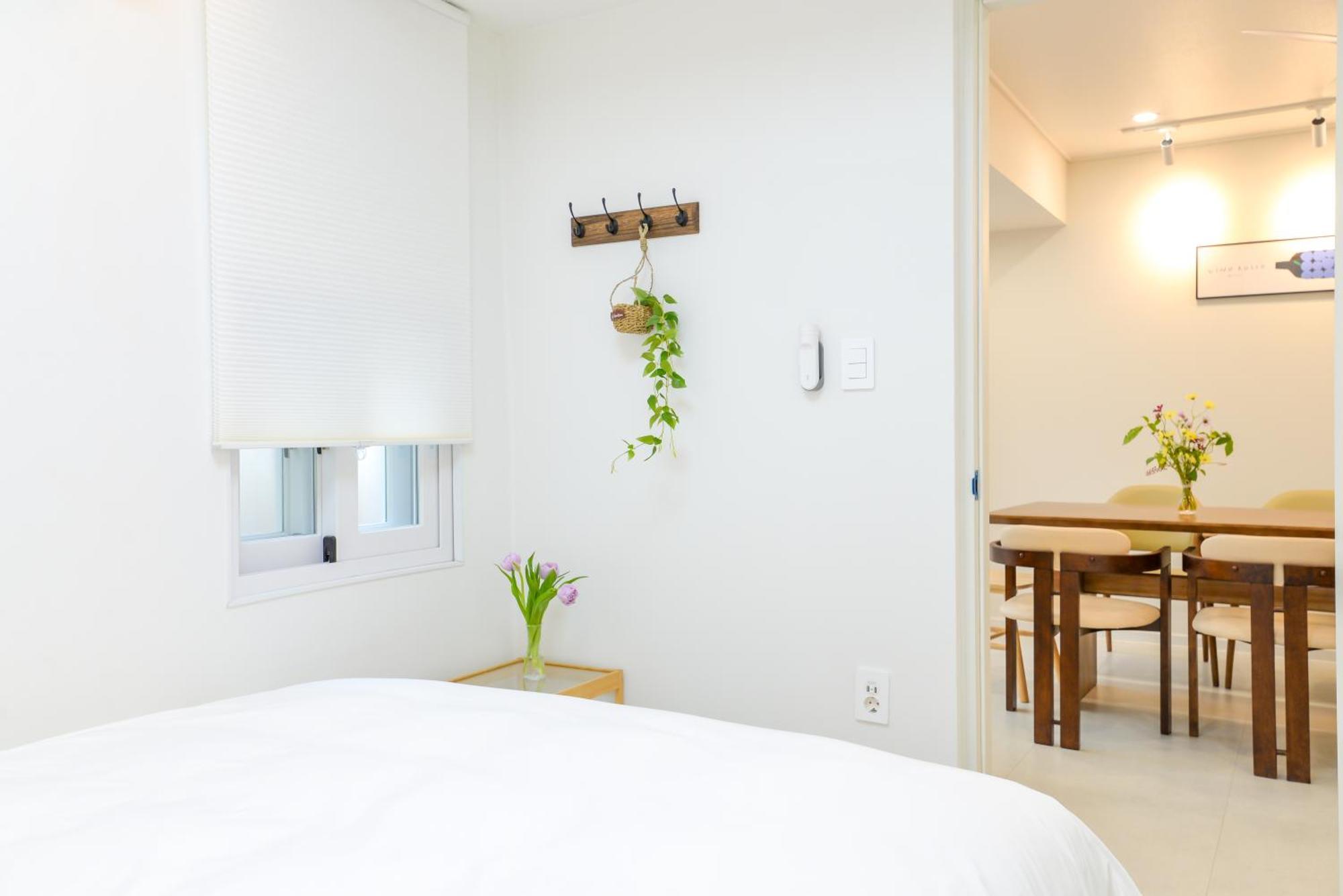 Mineheal Stay- Private Entire House In - Near Ehwa, Sinchon, Hongdae Station With Pick Up Service Seoul