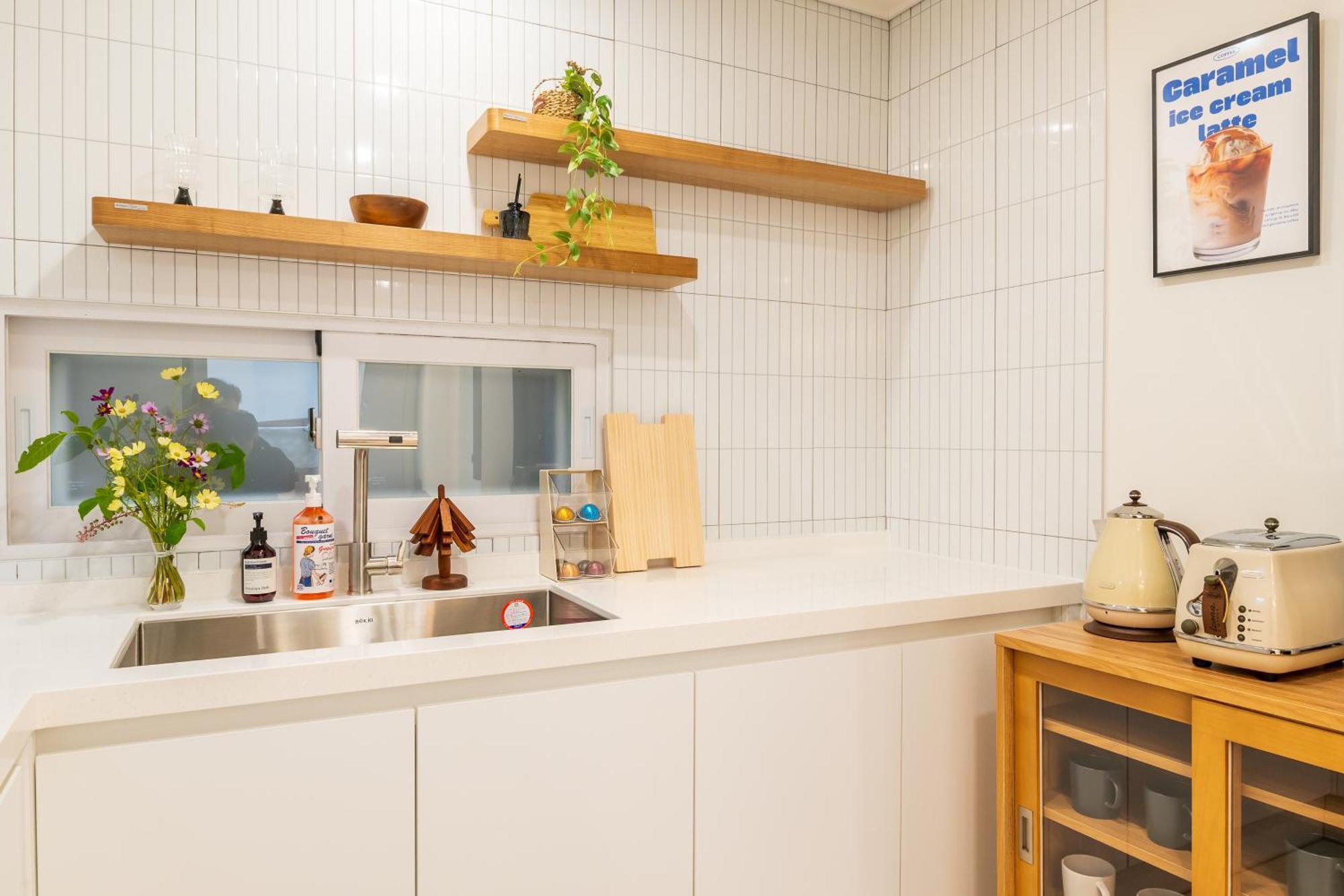Villa Mineheal Stay- Private Entire House In - Near Ehwa, Sinchon, Hongdae Station With Pick Up Service *