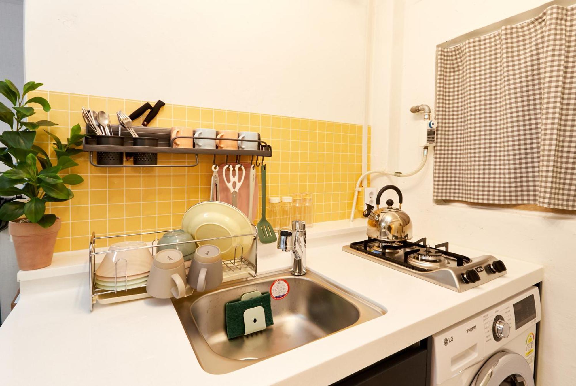 Holiday home Zero Water During The Open Event Hongdae 10 Minutes Hapjeong 10 Minutes Gongdeok Airport Railroad 5 Minutes Gyeongui Line Forest Road 1 Minutes *