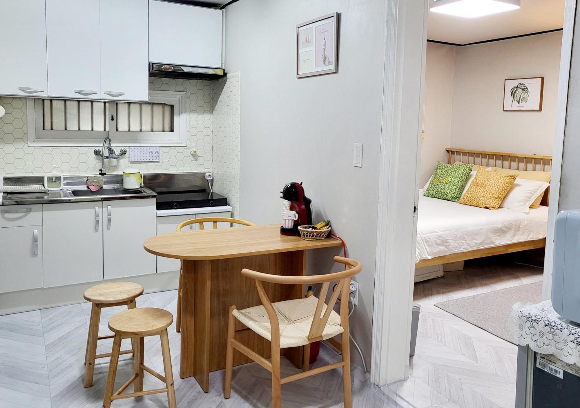 Moon House In #quiet #airport Transport Nearby#1 Min To Line2 Nakseongdae Subway * Seul