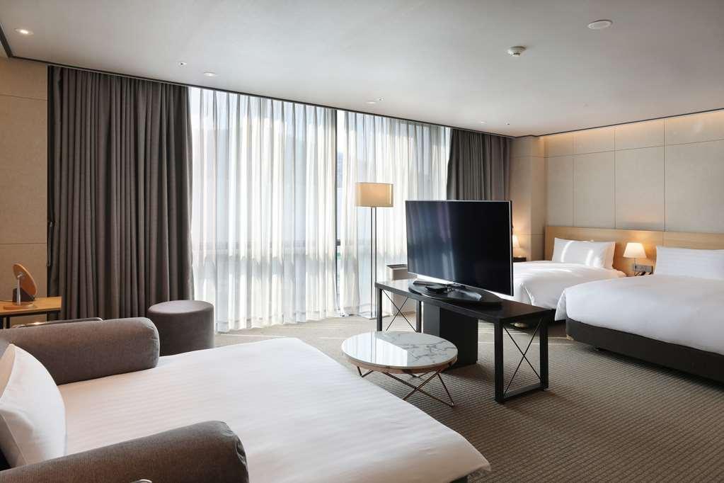 Orakai Cheonggyesan Hotel, Bw Premier Collection Hotel 4*