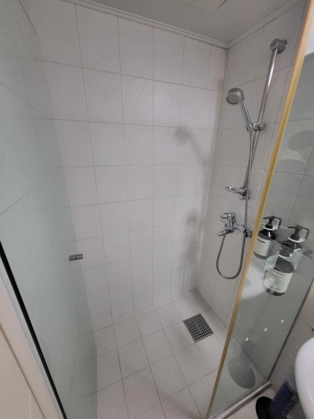 Pangsapuri 2-2401 #gangnam Stn, 5-min #yeoksam Stn, 3-min #ott #concierge Gangnam Managed *