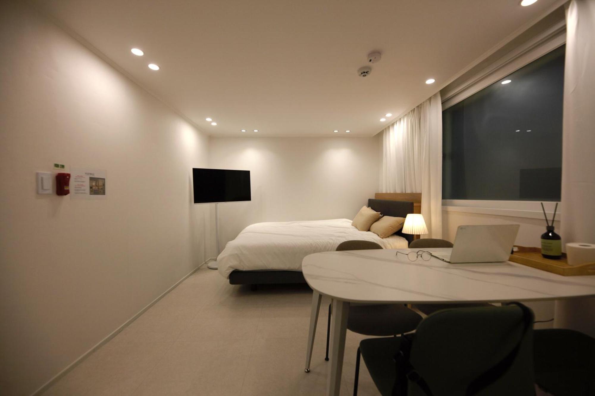 Apartment Ari House