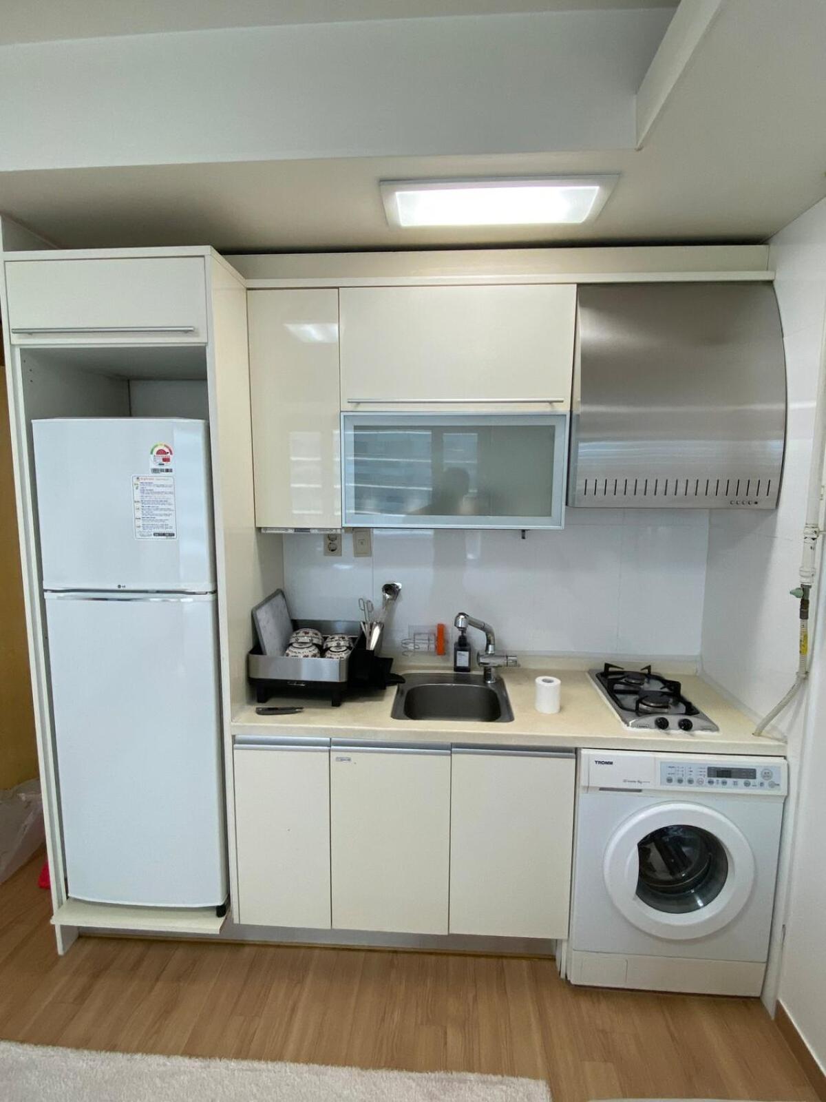 Gangnam Stn 1min #clean Cozy #business Trip #plastic Surgery #easy Access To Transportation Apartment Seoul