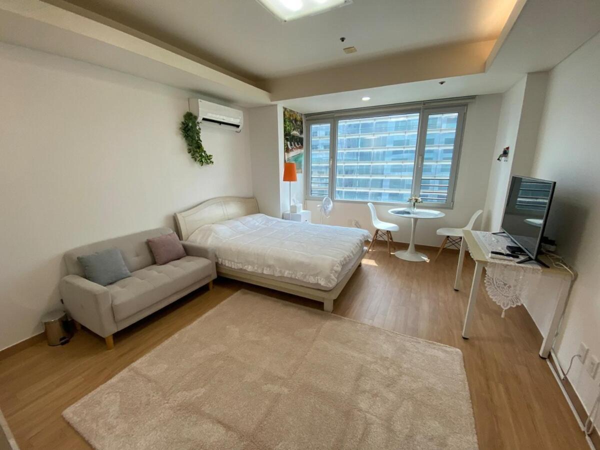 Gangnam Stn 1min #clean Cozy #business Trip #plastic Surgery #easy Access To Transportation * Seoul