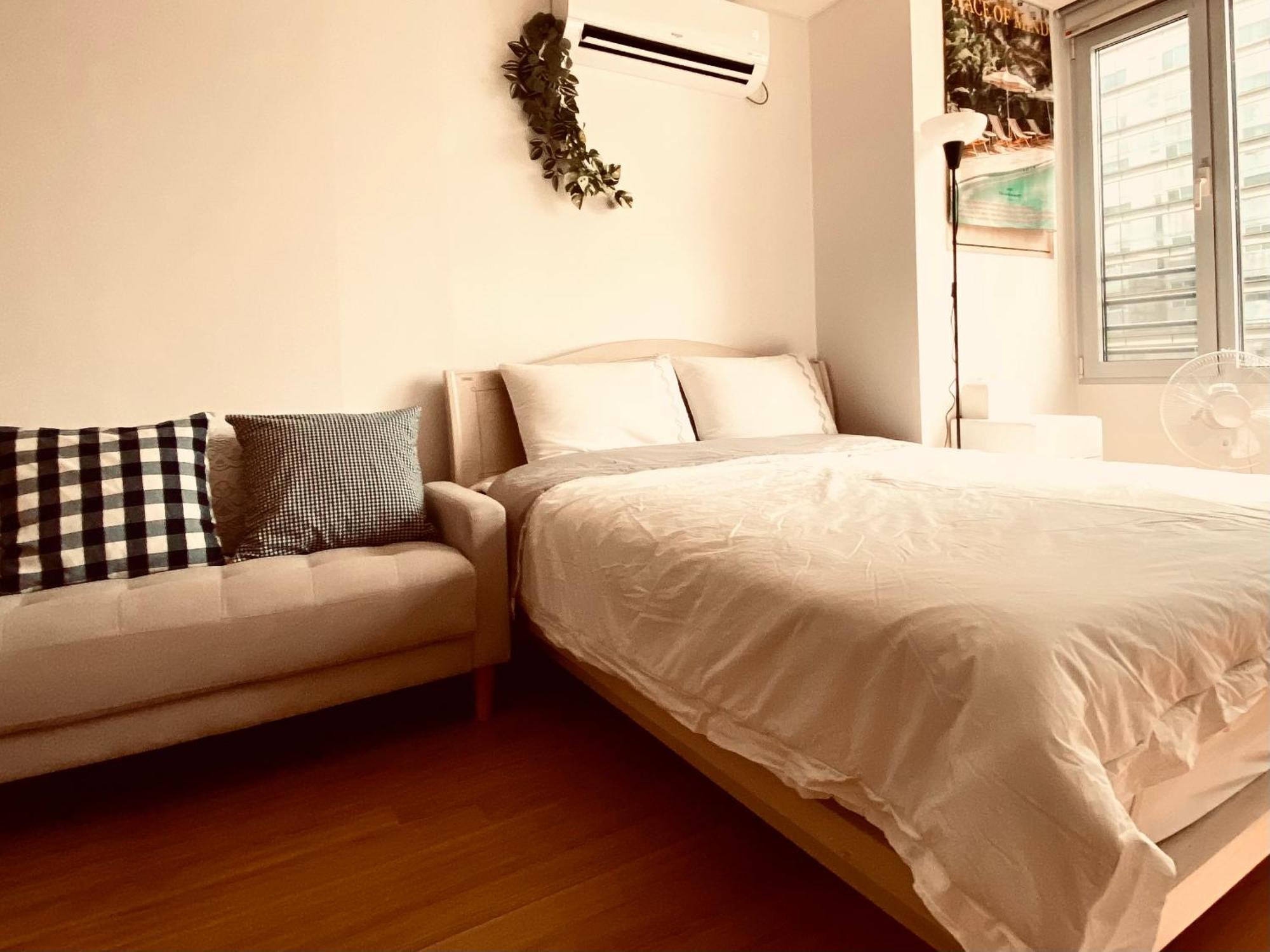 Gangnam Stn 1min #clean Cozy #business Trip #plastic Surgery #easy Access To Transportation Apartment *