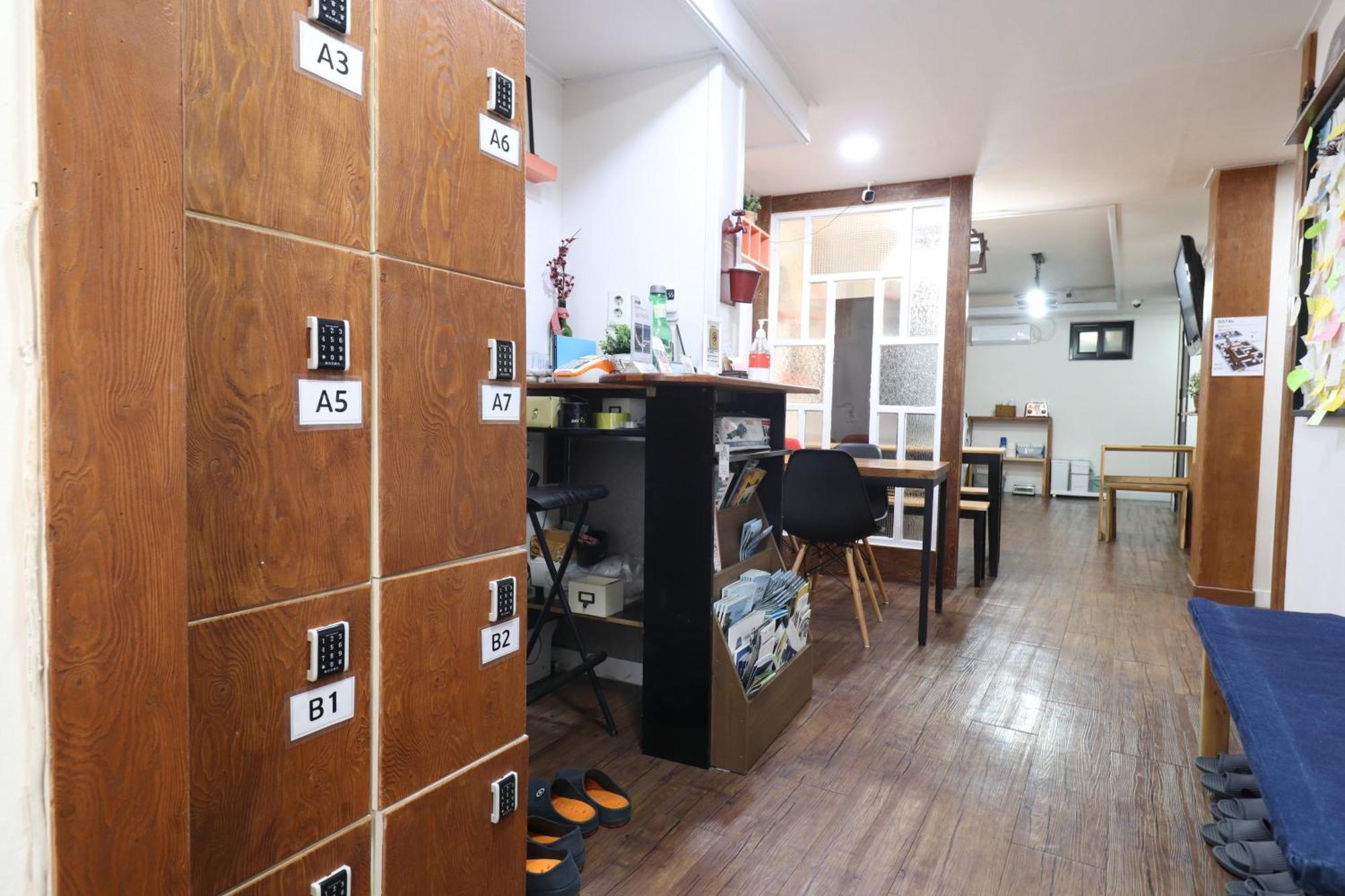 Hostel Just4u Seoul