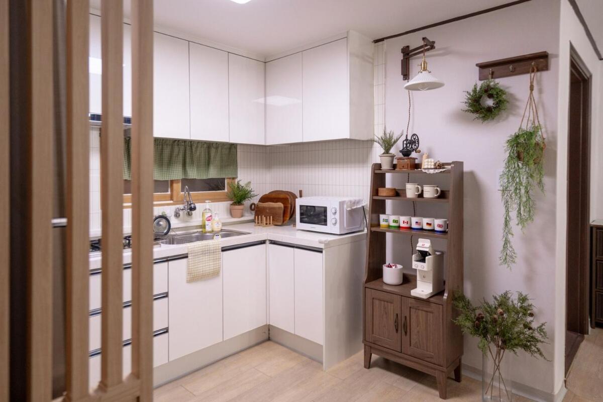 Apartment Seokchon Family House