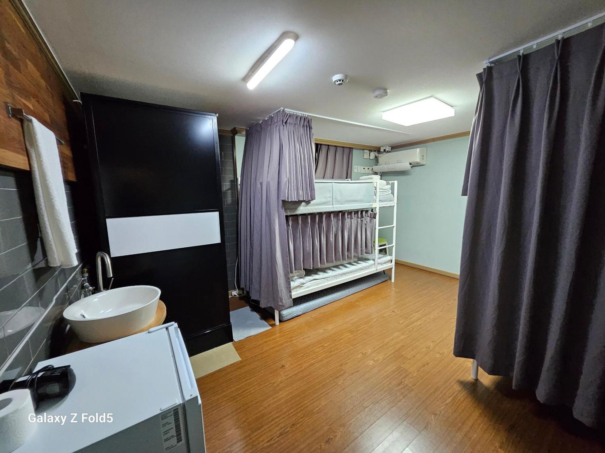 Y's House Guest house 2*