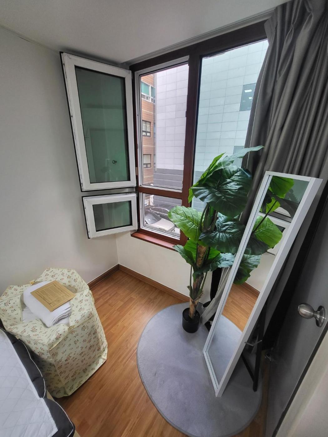 Pangsapuri 2-2401 #gangnam Stn, 5-min #yeoksam Stn, 3-min #ott #concierge Gangnam Managed *