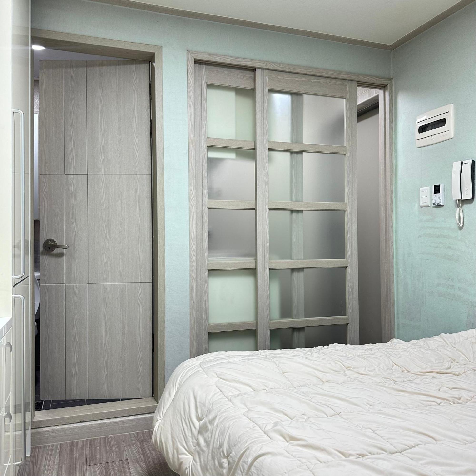 Apartment Near Nakseongdae Station Seoul