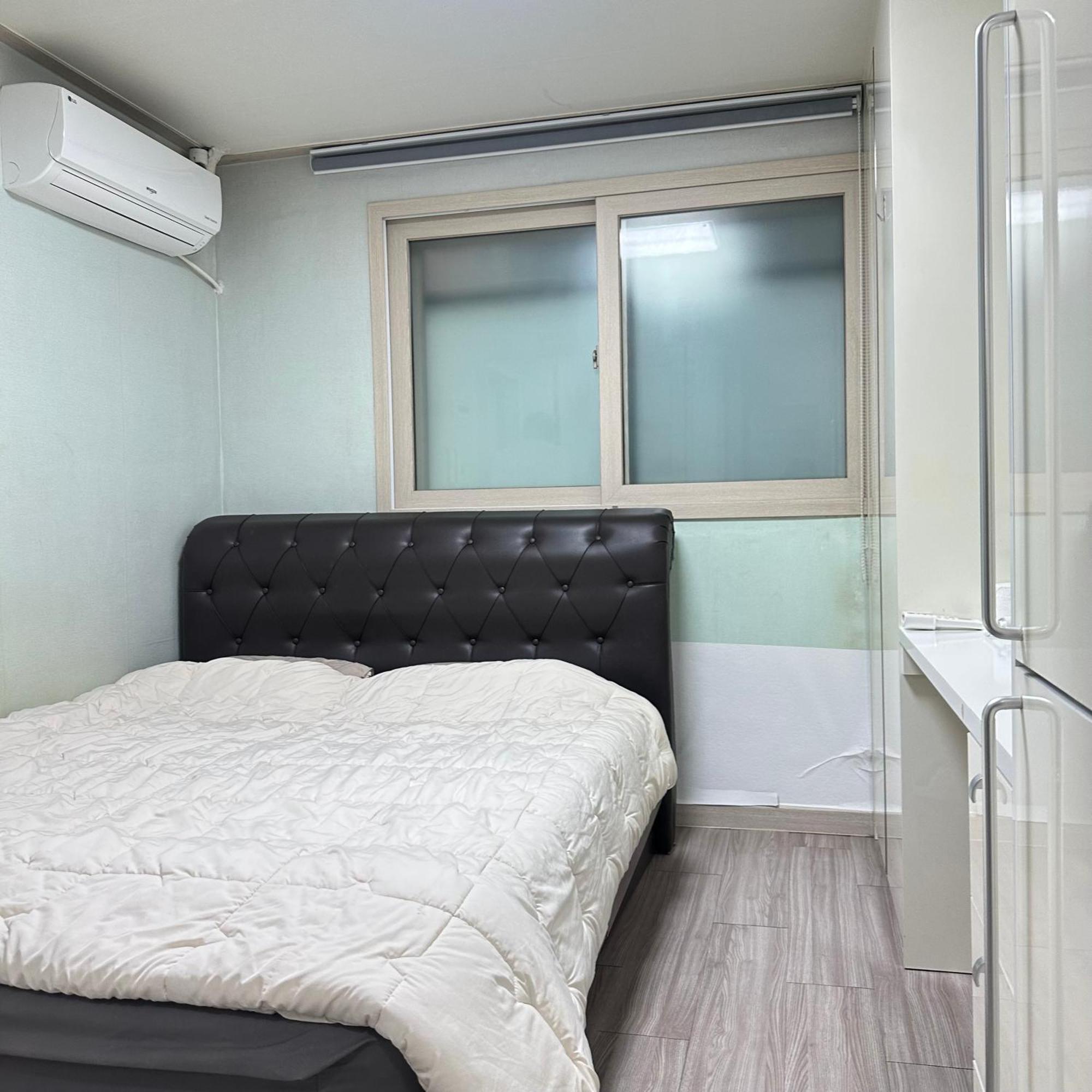 Near Nakseongdae Station Apartment