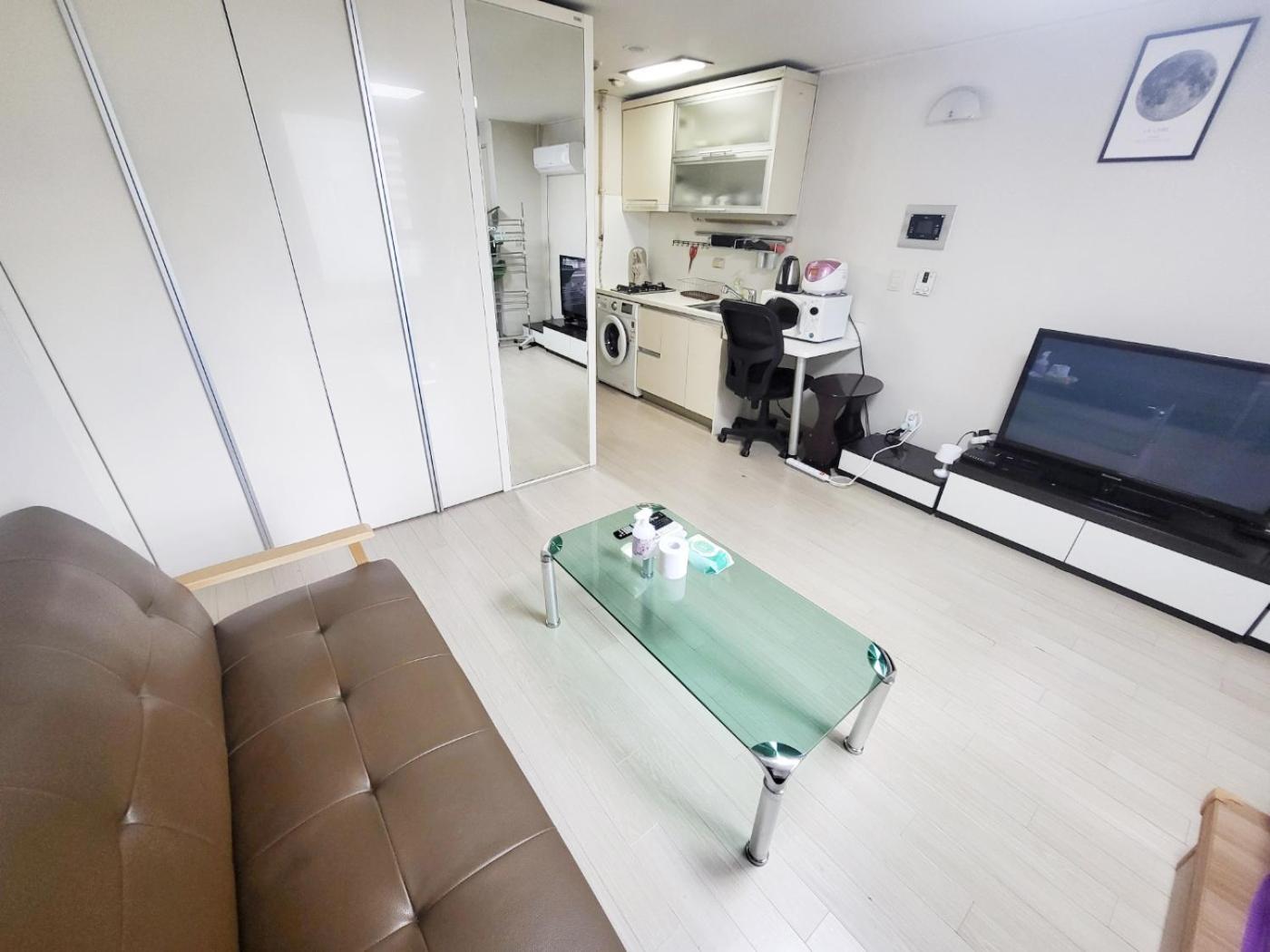 3-2501 #5min Gangnam St# Livingroom #sofa #metro Line No2 Seoul