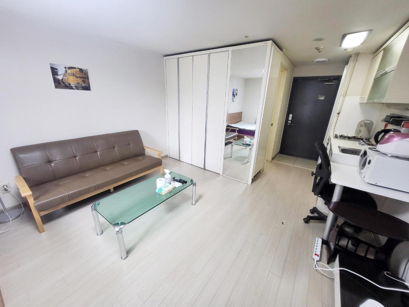 3-2501 #5min Gangnam St# Livingroom #sofa #metro Line No2 *
