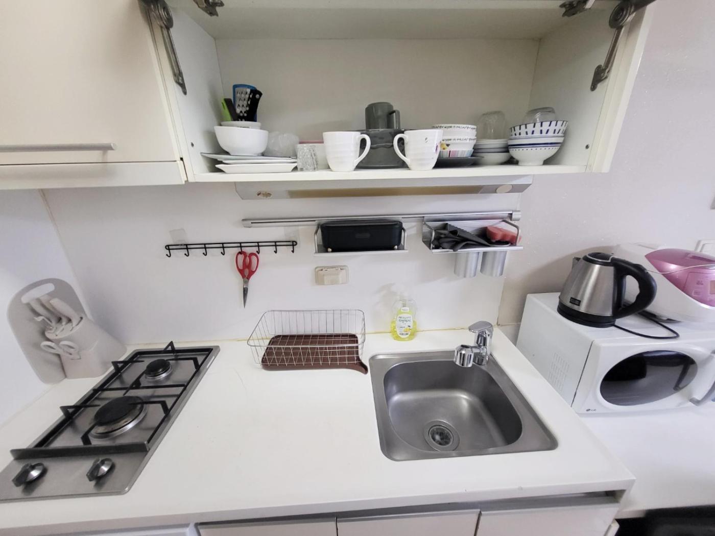 Apartment 3-2501 #5min Gangnam St# Livingroom #sofa #metro Line No2