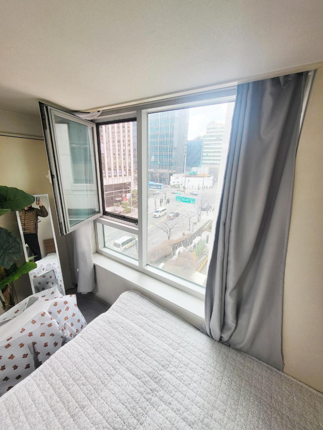 Apartment 3-2501 #5min Gangnam St# Livingroom #sofa #metro Line No2