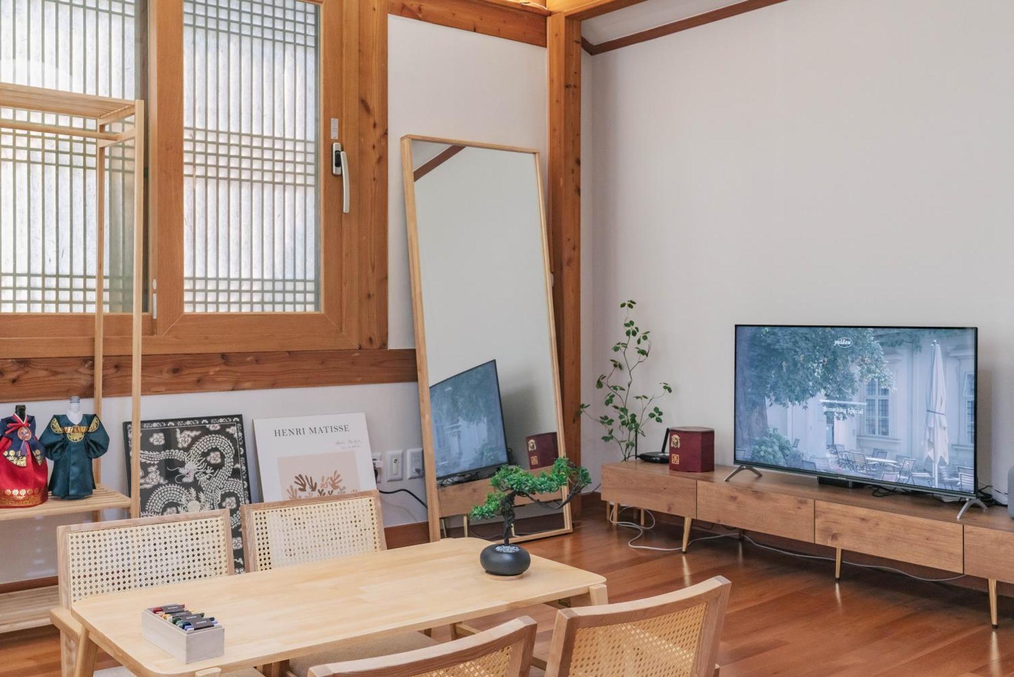 Villa Traditional Family Hanok, Moonlight Fragrance *
