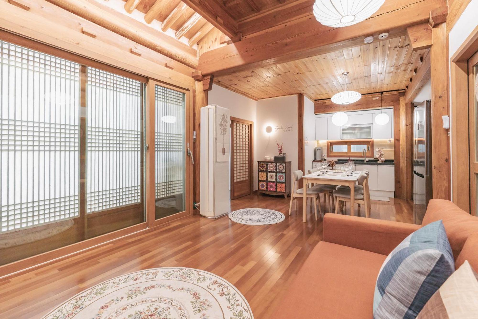 Villa Traditional Family Hanok, Moonlight Fragrance