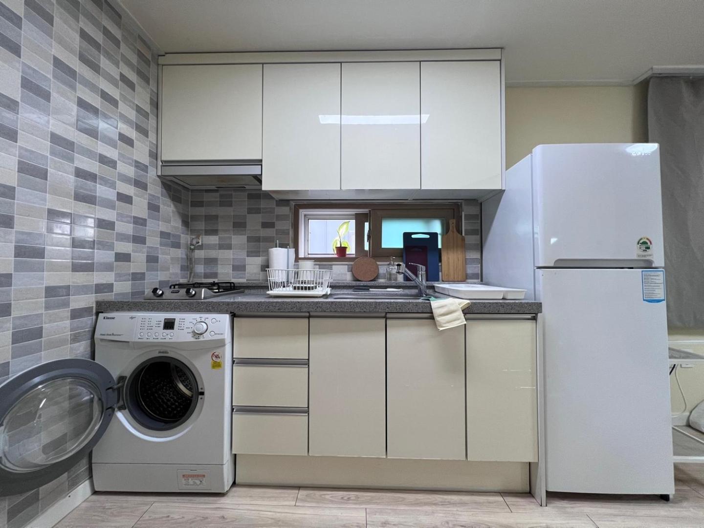 Craftsman's House 302 Located In Yeonnam-dong *