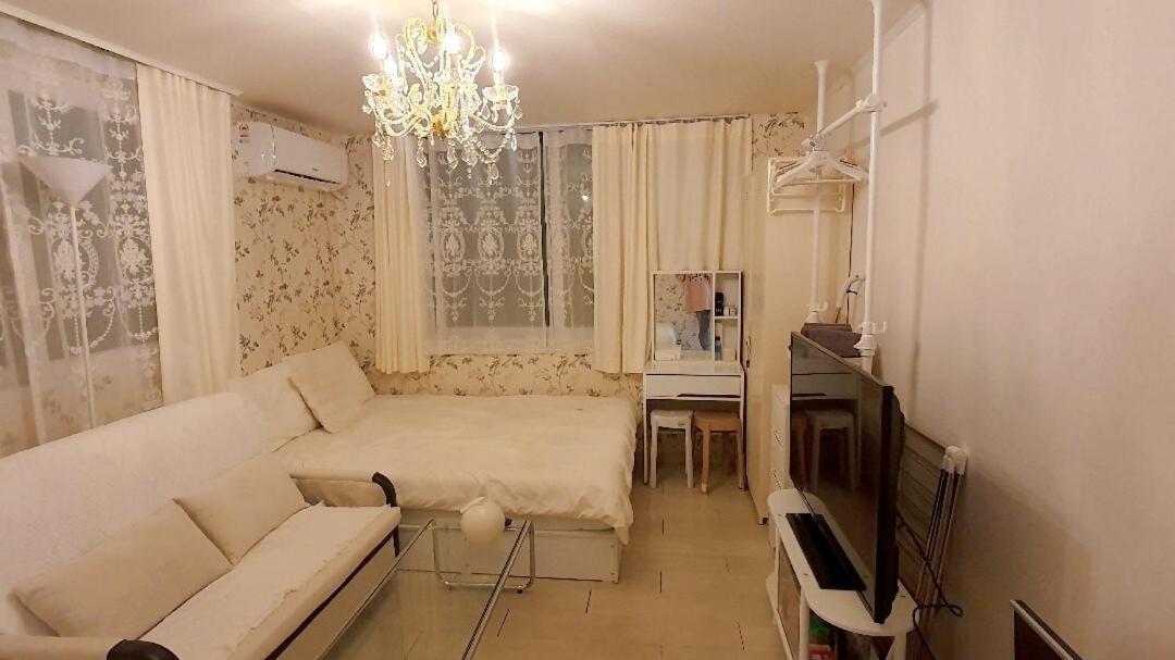 Melbie House - 4beds, Party, Game Room, Board Game, Ott Apartment *