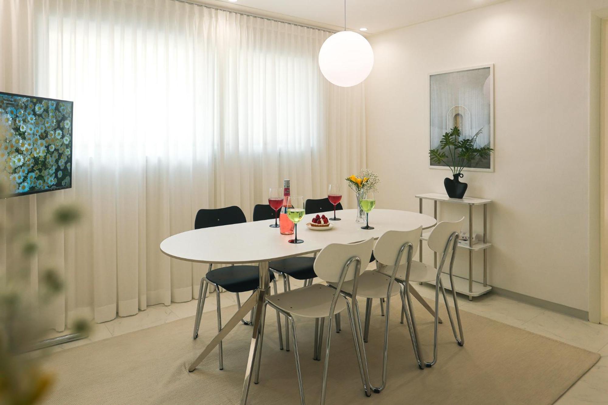 Serenoa Hapjeong Apartment *