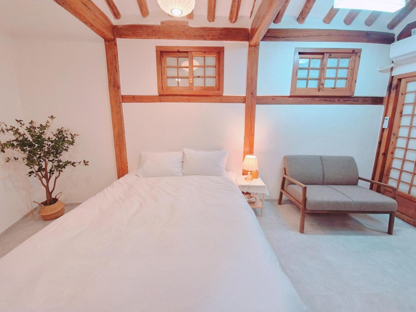 Apartment Hanok Entire House, Bukchon Hanok Village *