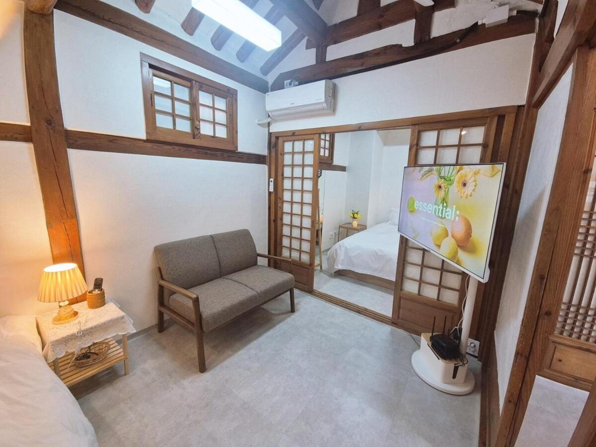 Hanok Entire House, Bukchon Hanok Village *