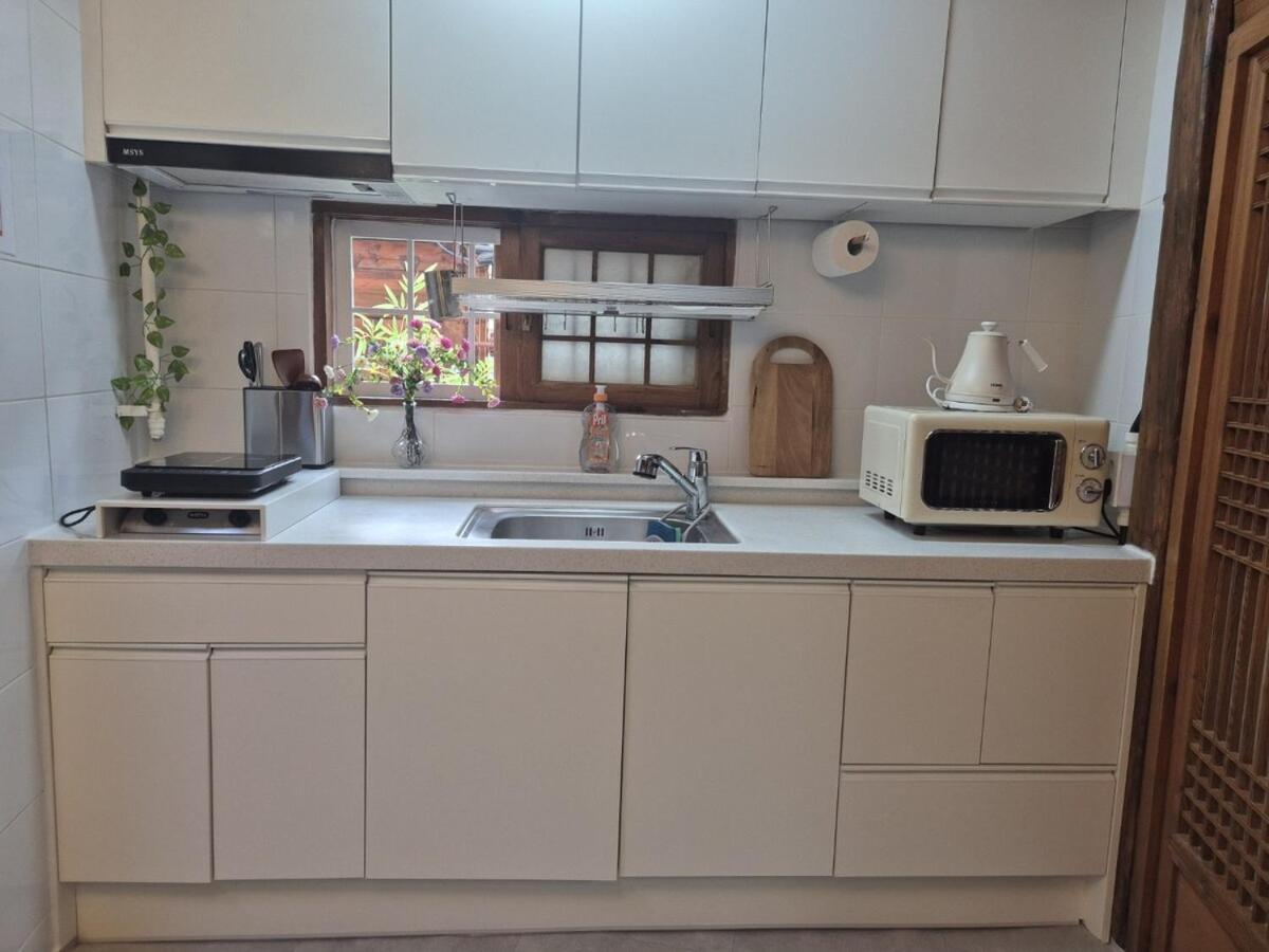 Apartment Hanok Entire House, Bukchon Hanok Village Seoul
