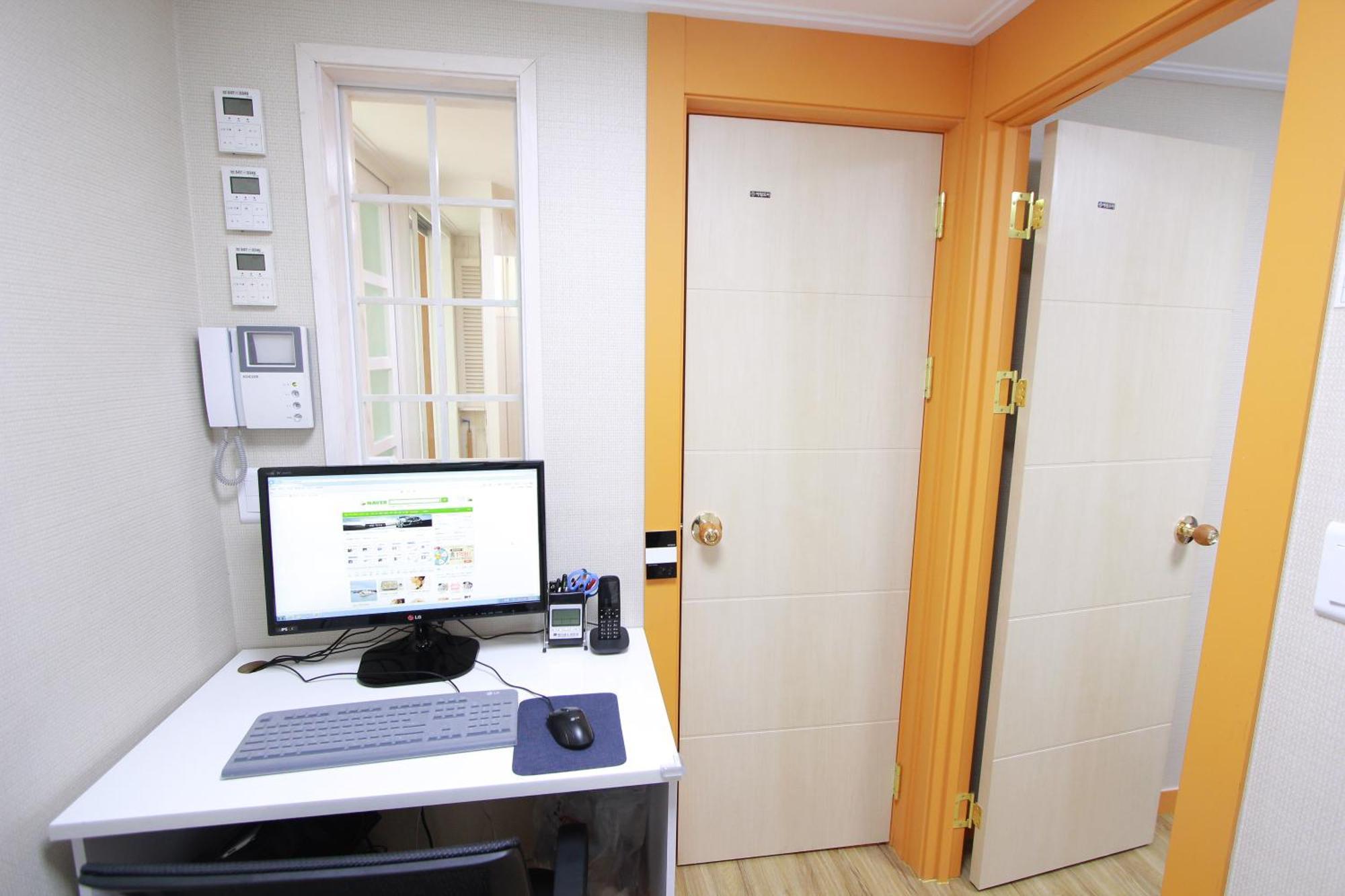 Hongdae Cocon - Female Only *